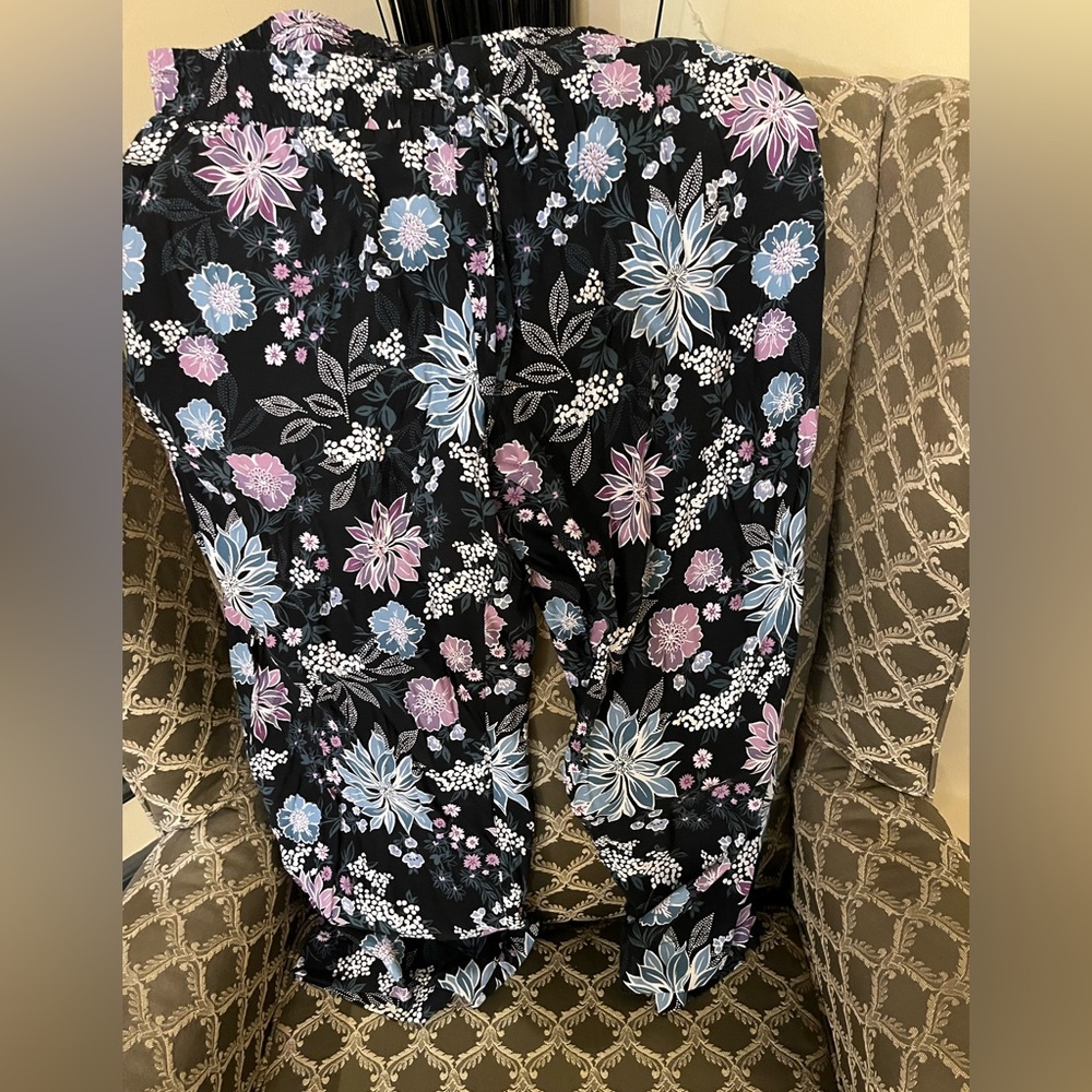 Loft.. casual , relaxed capri pants.  Size LP.
Floral and 100% Viscose.